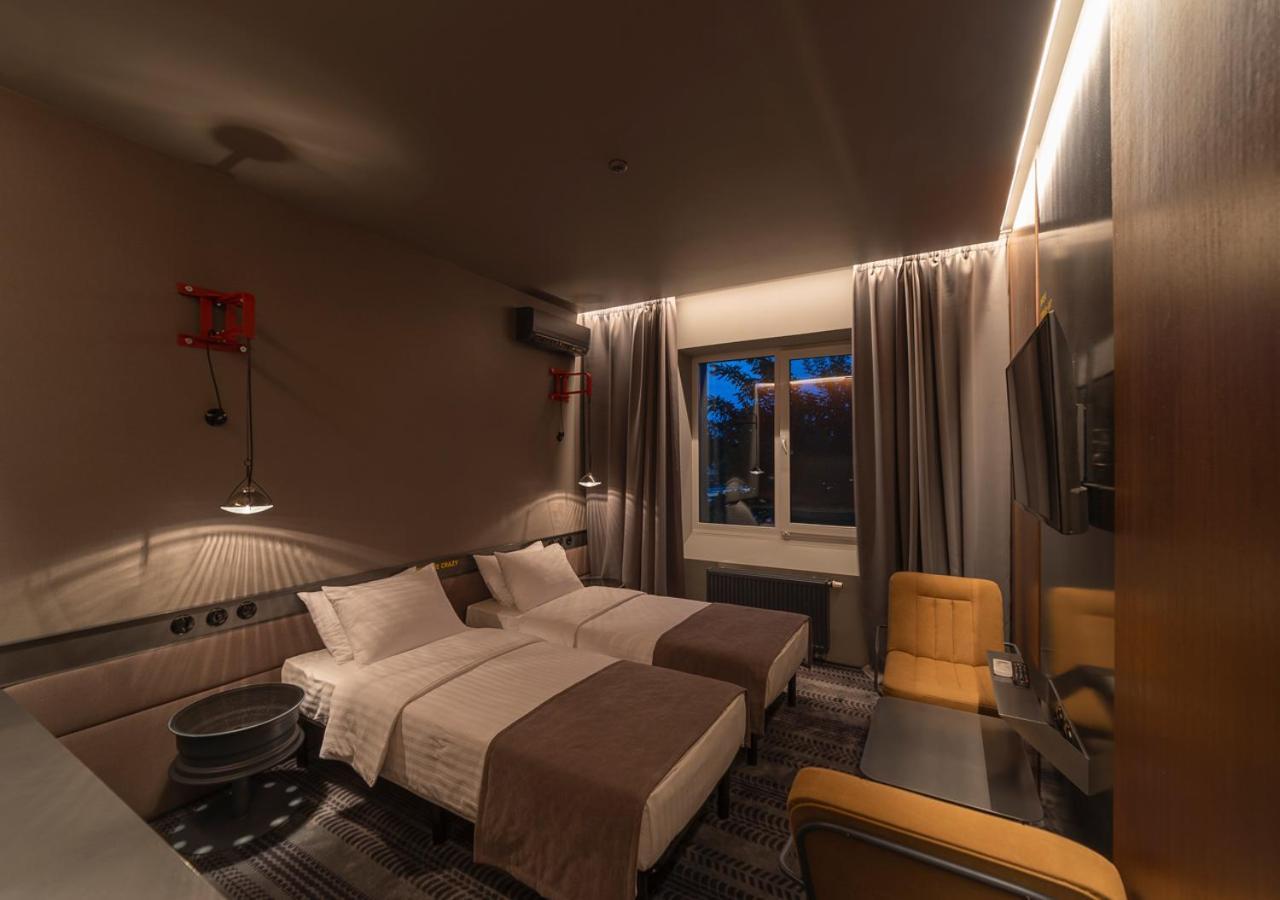 дизайн-готель Road Hotel Sofiivska Borshchahivka